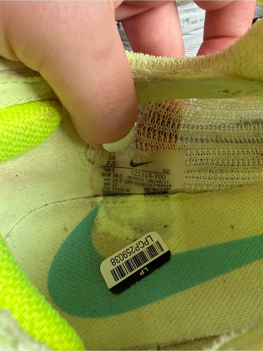 Nike ZoomX Neon Yellow Running Shoes - Picture 5 of 5